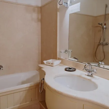 Relais De Charme Le Videlle *