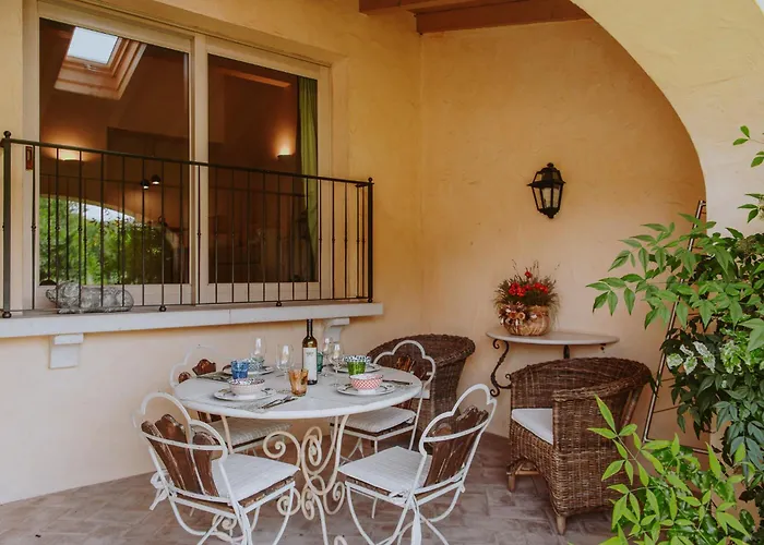 Relais De Charme Le Videlle Kır Evi Raffa