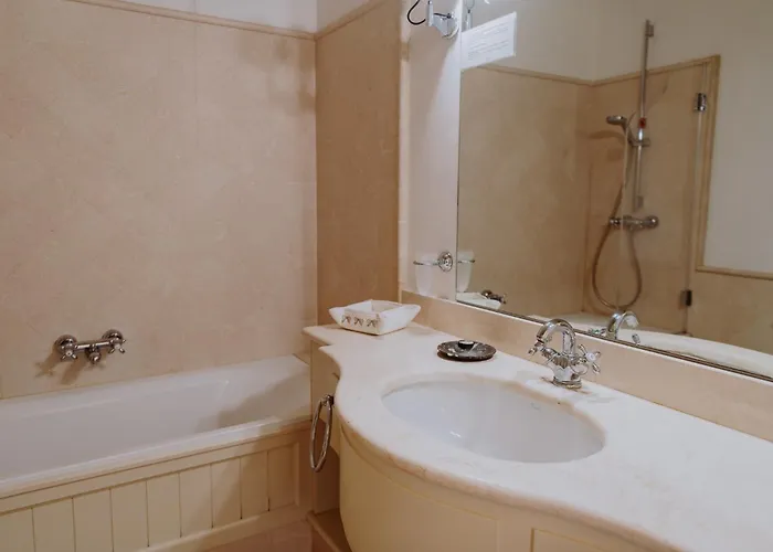 Relais De Charme Le Videlle *