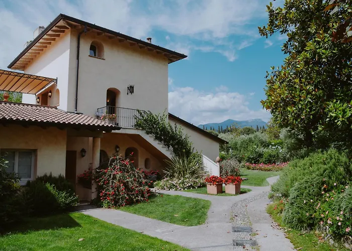 Relais De Charme Le Videlle Kır Evi Raffa